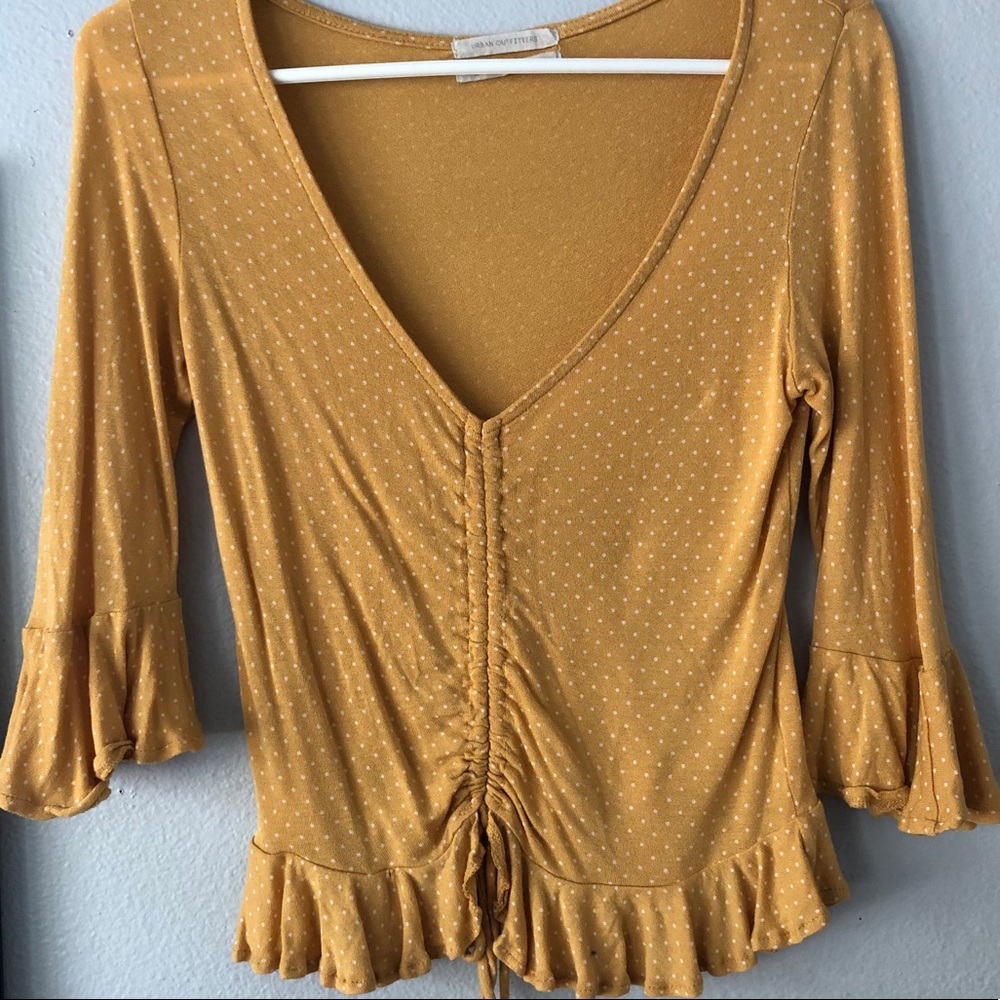 Bell sleeved cinched shirt